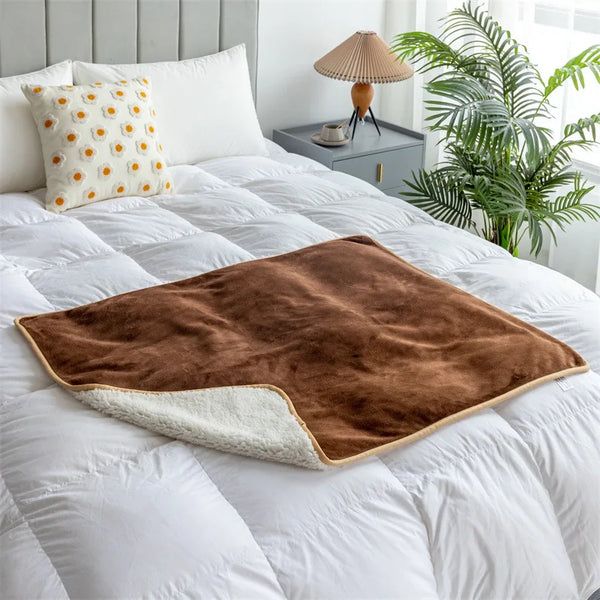 Ultimate Waterproof Cat & Dog Blanket - Cozy Puppy Blanket for All Pet Lovers